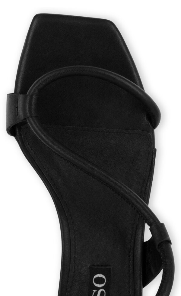 Teyana - Size 40 (Sample)