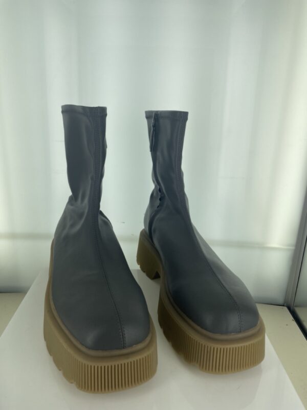Jonas - Size 40 (Sample)