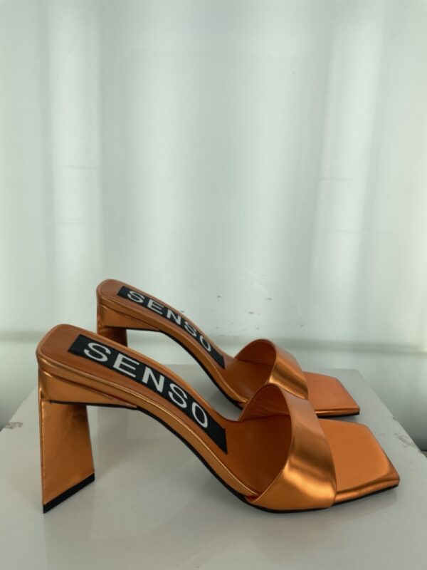 Venus I - Size 37 (Sample)
