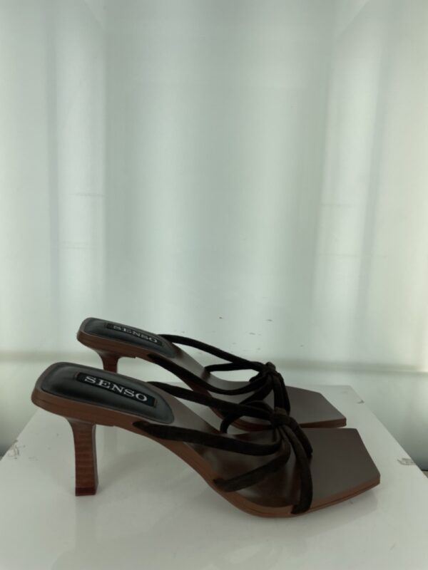 Maria V - Size 37 (Sample)