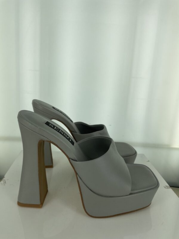 Tillee - Size 37 (Sample)