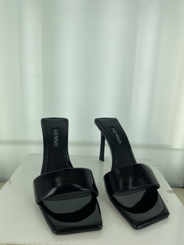 Floss II - Size 37 (Sample)