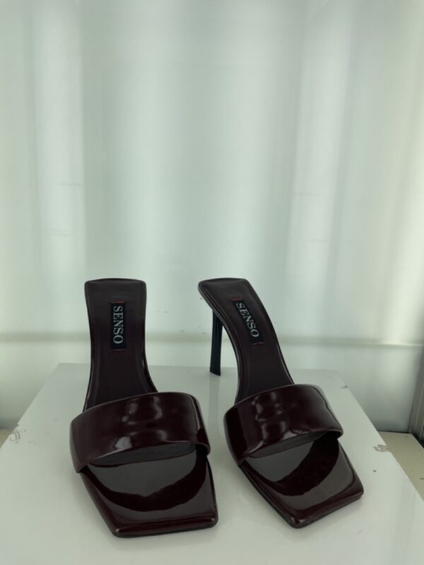Floss II - Size 37 (Sample)