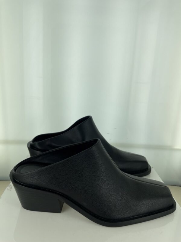 Kim - Size 37 (Sample)