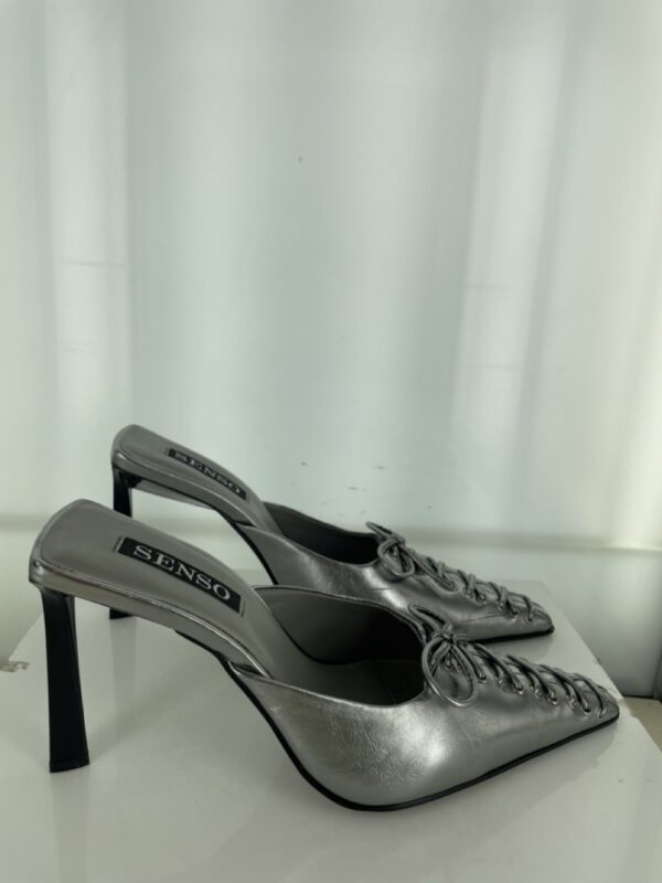 Odessa II - Size 37 (Sample)