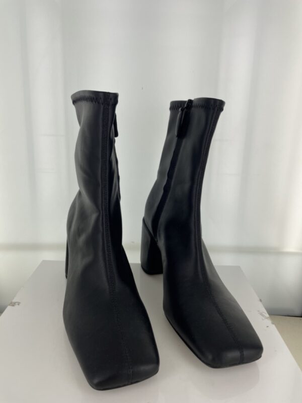 Indiyah I - Size 37 (Sample)
