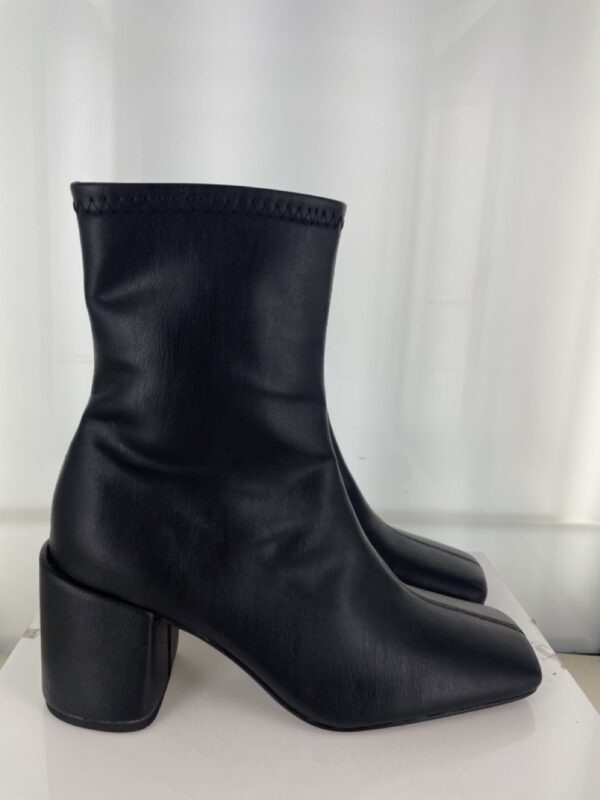 Indiyah I - Size 37 (Sample)