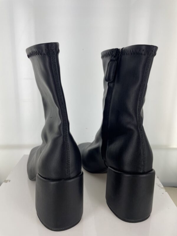 Indiyah I - Size 37 (Sample)