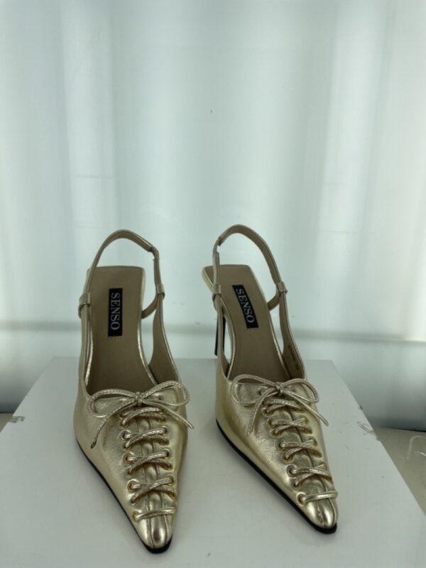 Oka III - Size 37 (Sample)