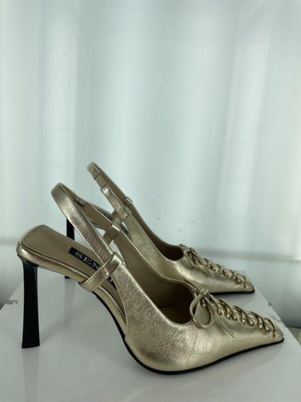 Oka III - Size 37 (Sample)
