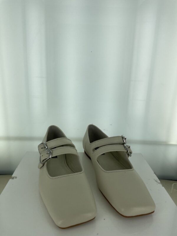 Bina - Size 37 (Sample)