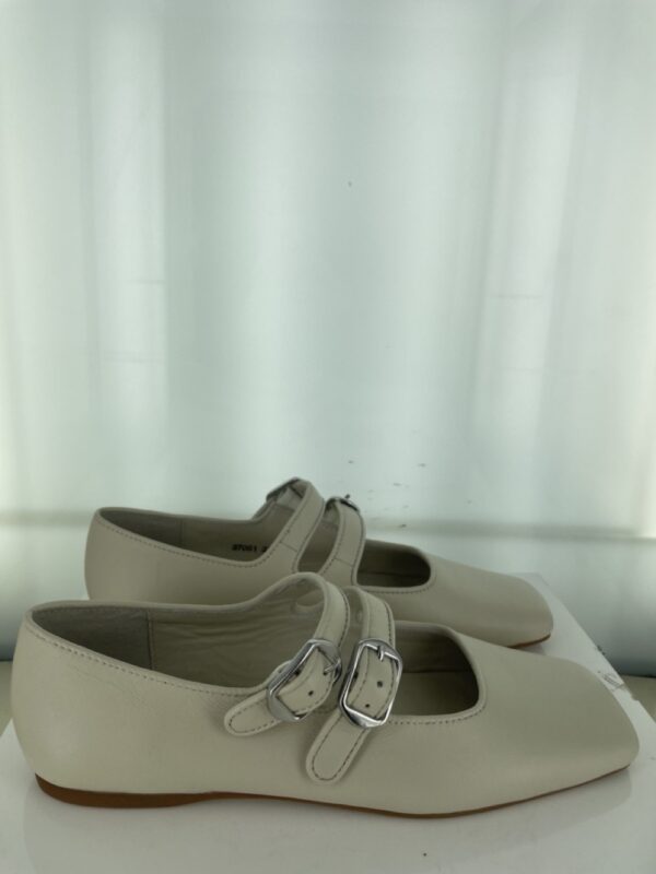 Bina - Size 37 (Sample)