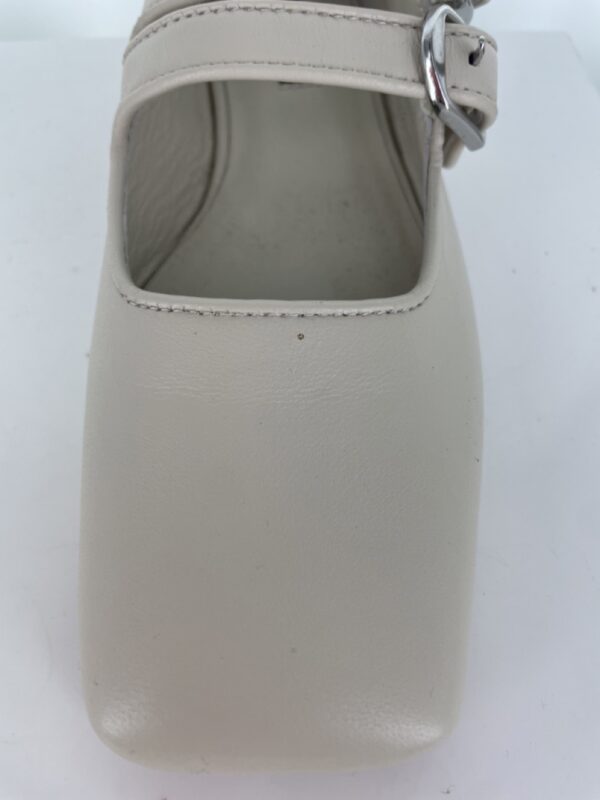 Bina - Size 37 (Sample)