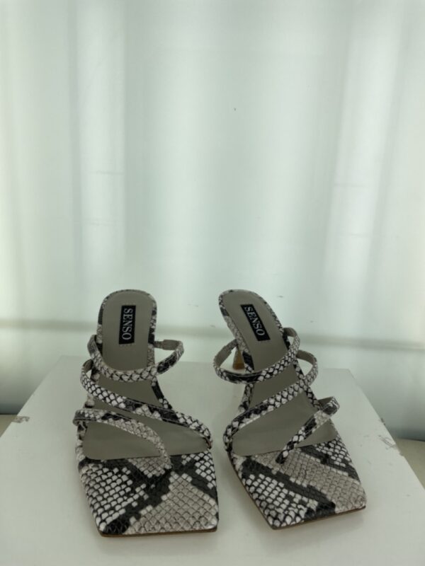 Eva - Size 37 (Sample)