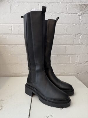 Presley - Size 37 (Sample)