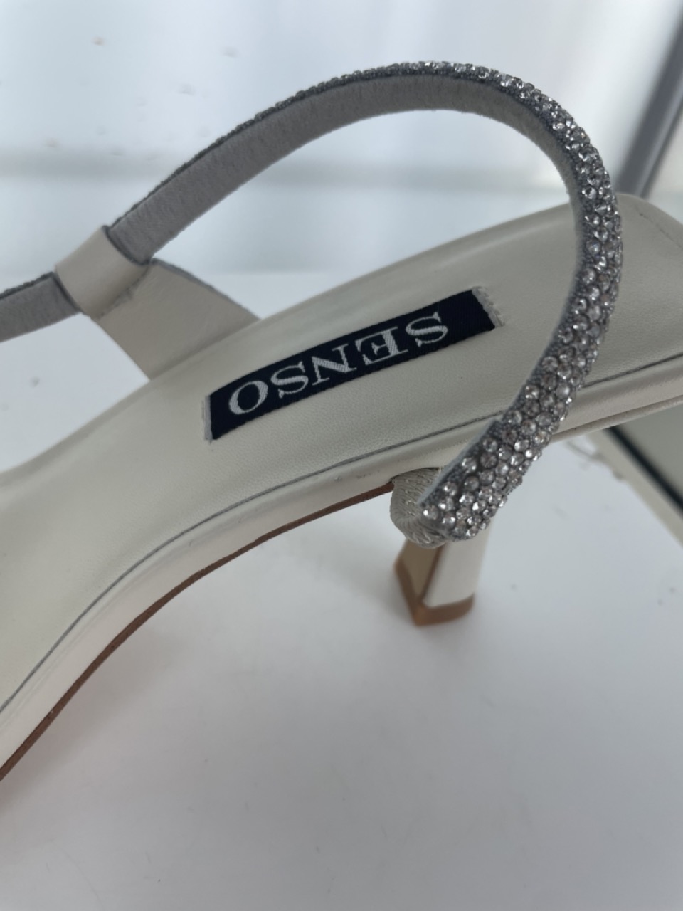 Umee - Size 38 (Sample)