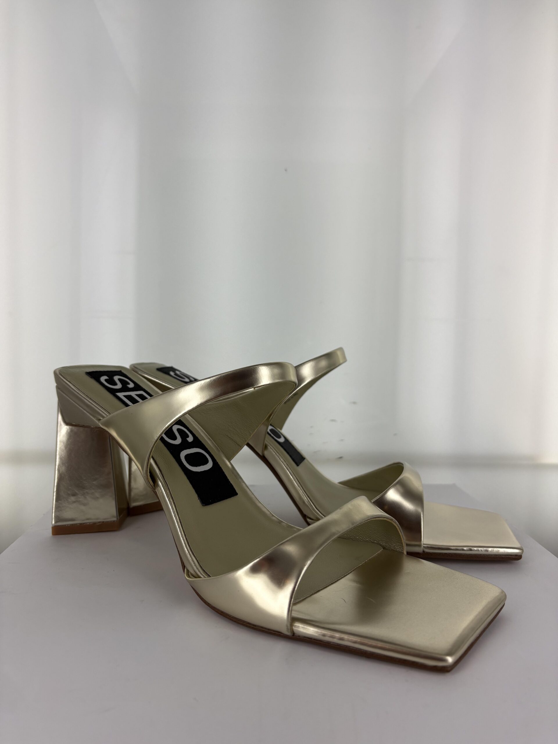 Melissa II - Size 41 (Sample)