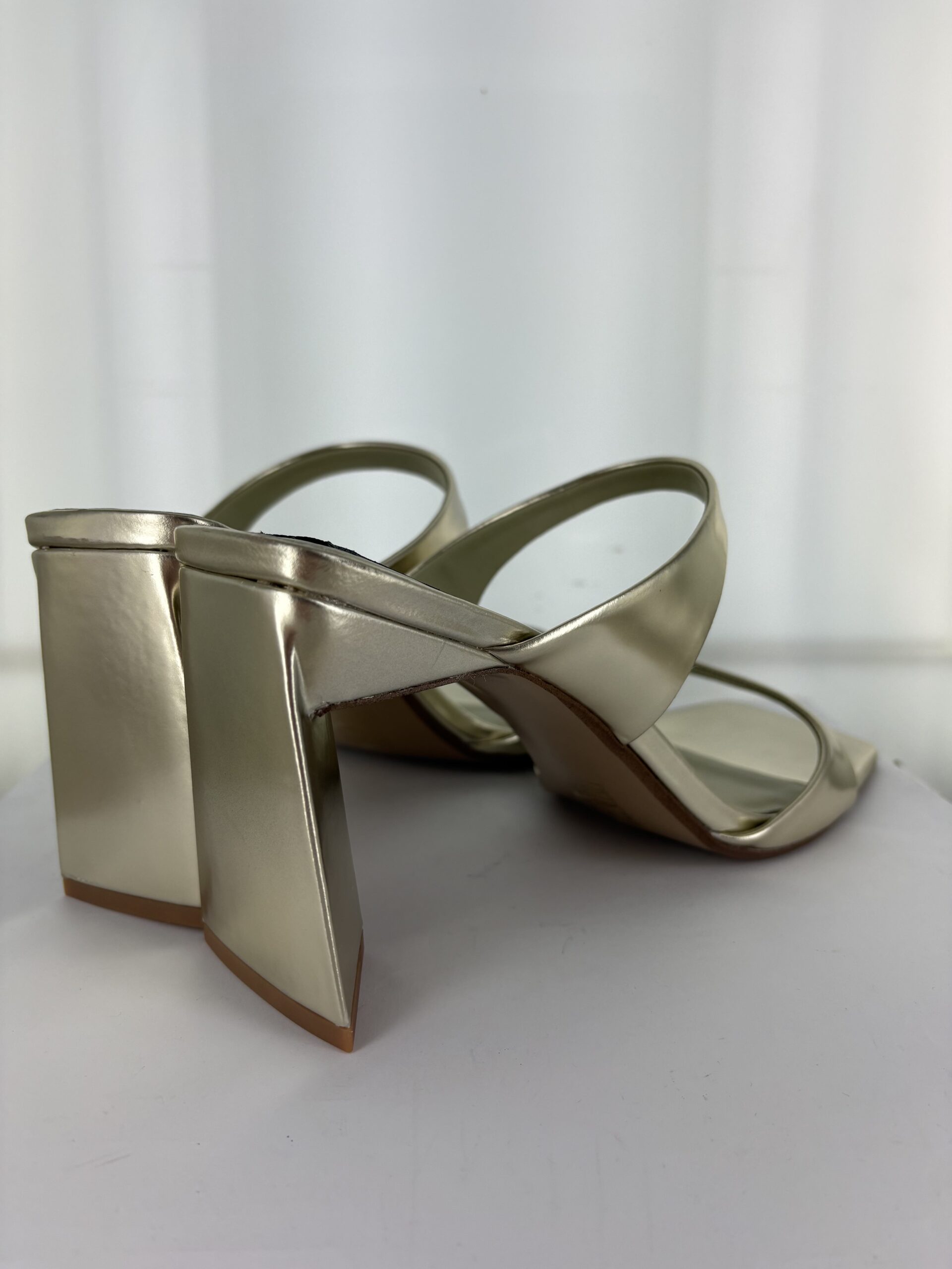 Melissa II - Size 41 (Sample)