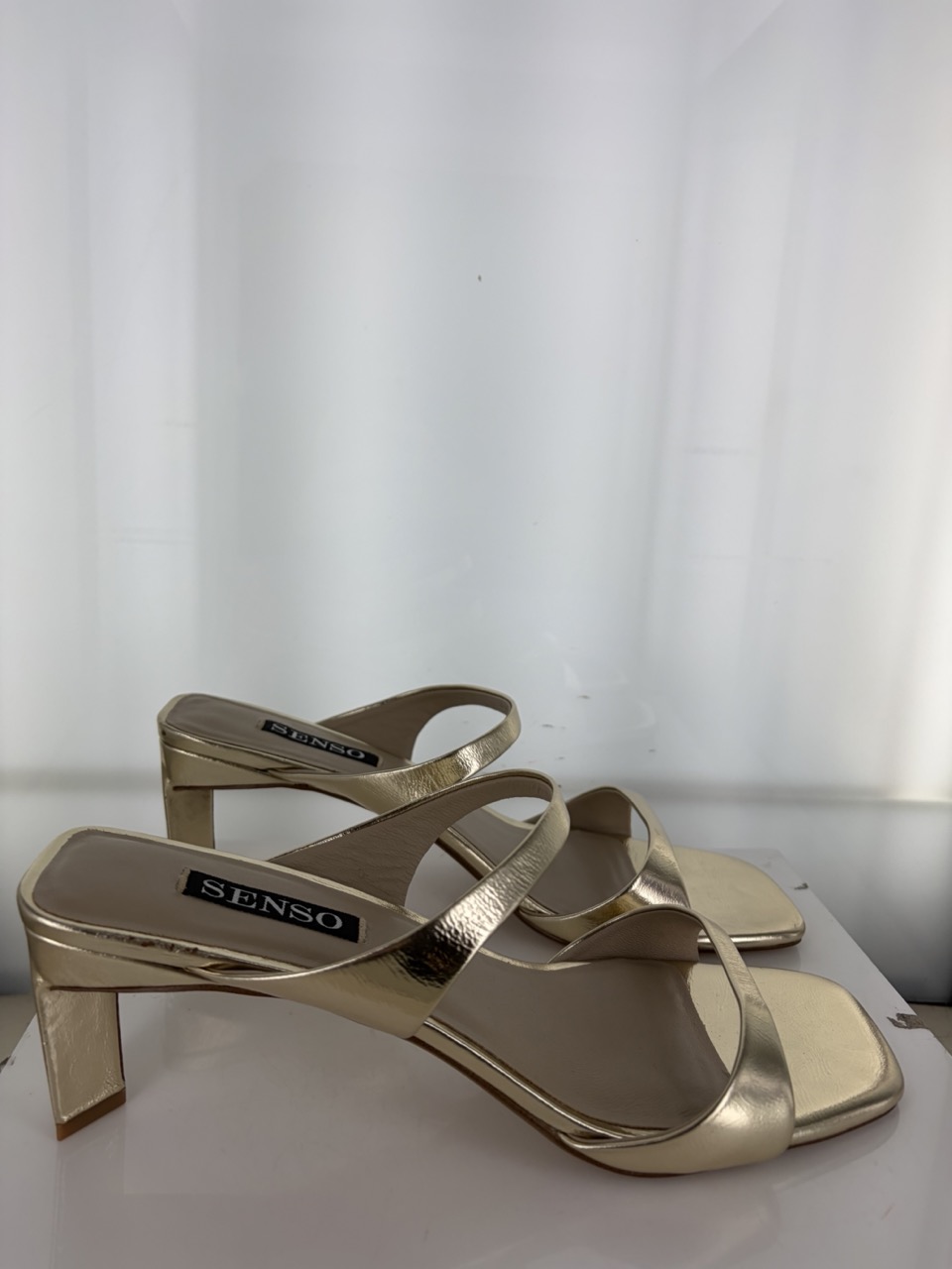 Melissa II - Size 42 (Sample)