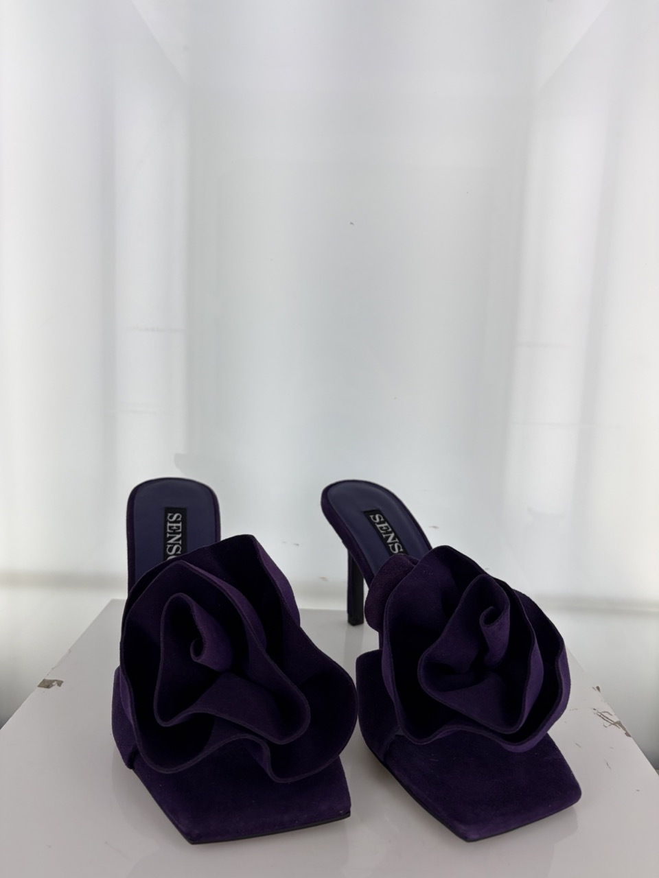 Harlow - Size 37 (Sample)