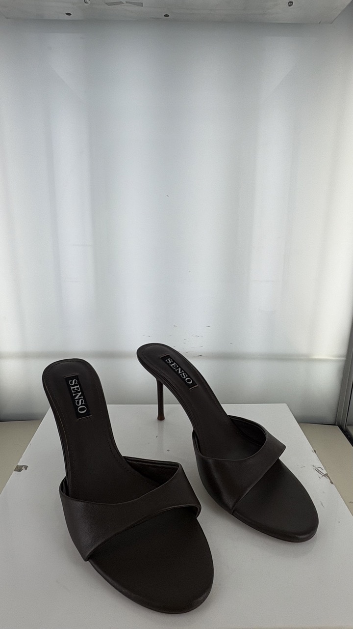Wren III - Size 38 (Sample)