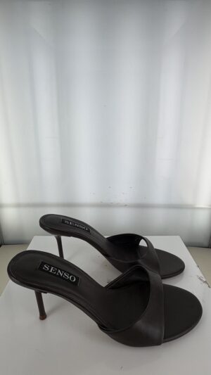 Wren III - Size 38 (Sample)