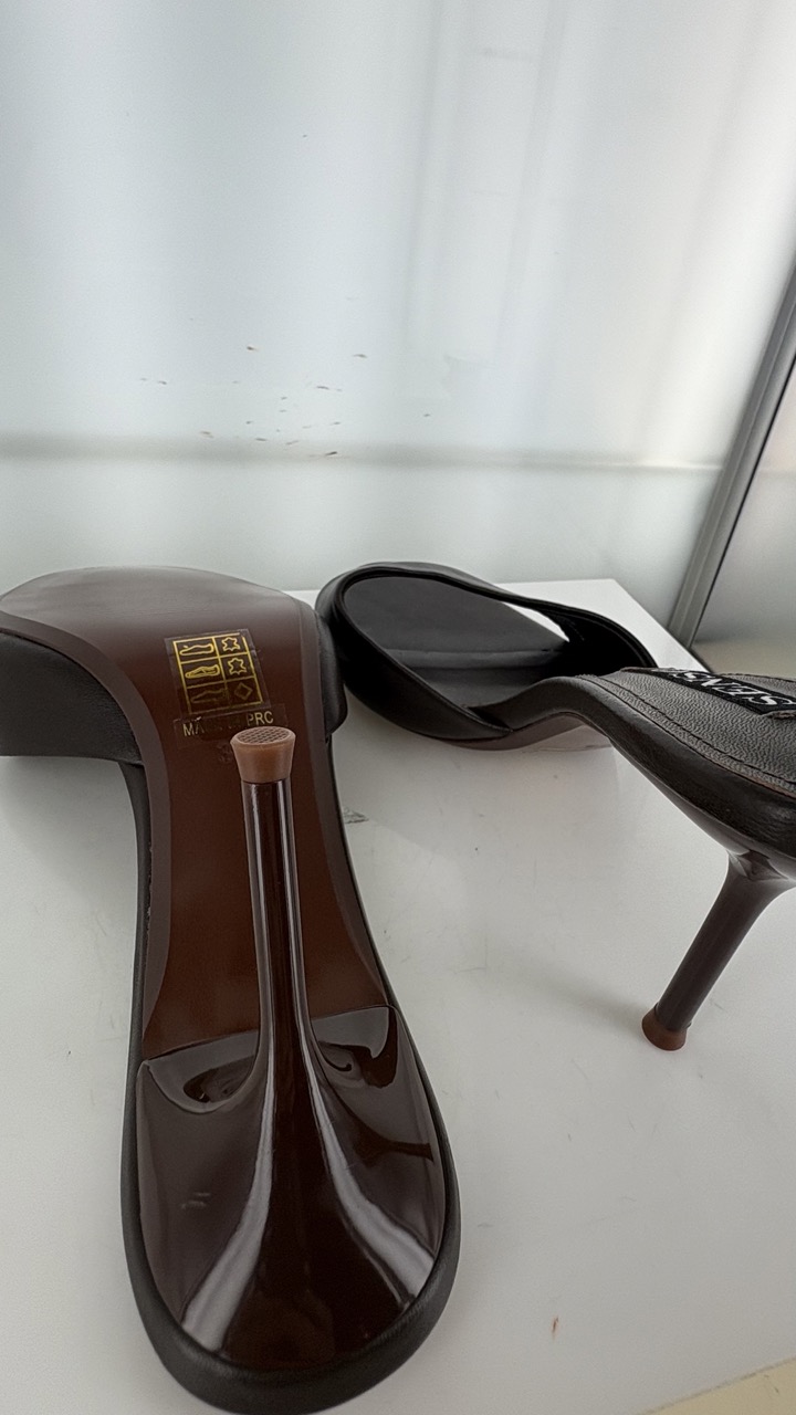 Wren III - Size 38 (Sample)